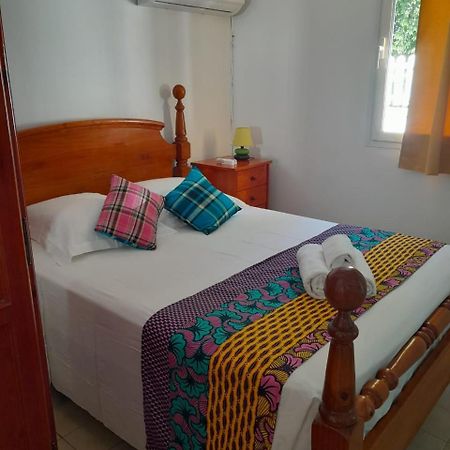Maison Creole Chaleureuse Avec Stationnement Le Gosier  Ngoại thất bức ảnh