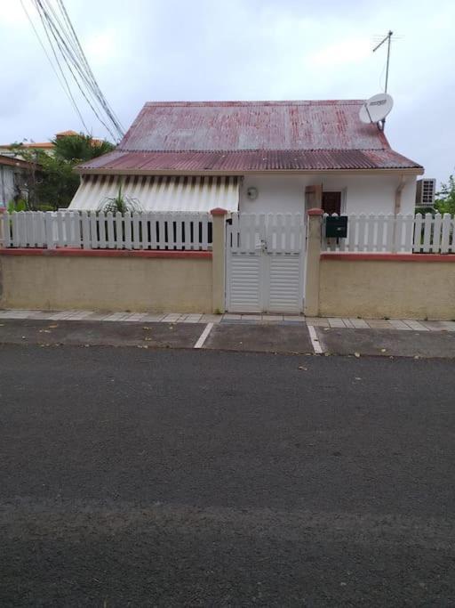 Maison Creole Chaleureuse Avec Stationnement Le Gosier  Ngoại thất bức ảnh