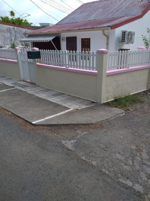 Maison Creole Chaleureuse Avec Stationnement Le Gosier  Ngoại thất bức ảnh
