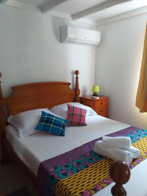 Maison Creole Chaleureuse Avec Stationnement Le Gosier  Ngoại thất bức ảnh