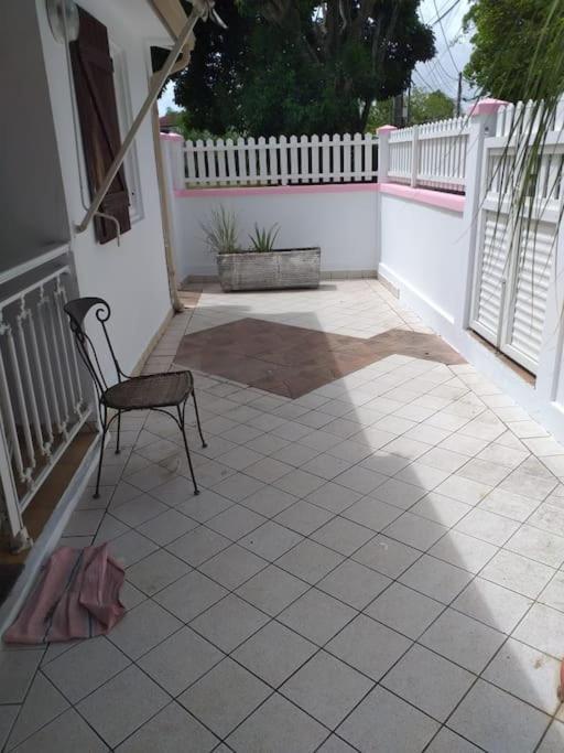Maison Creole Chaleureuse Avec Stationnement Le Gosier  Ngoại thất bức ảnh
