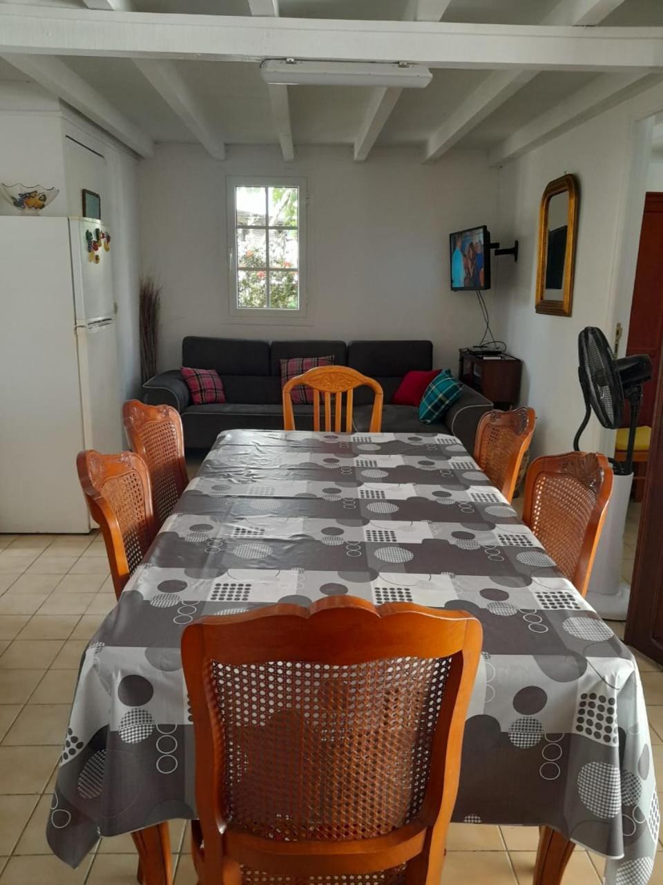 Maison Creole Chaleureuse Avec Stationnement Le Gosier  Ngoại thất bức ảnh
